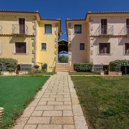 Semesterbostad Rovo House, Pittulongu, Olbia, Sardinia *